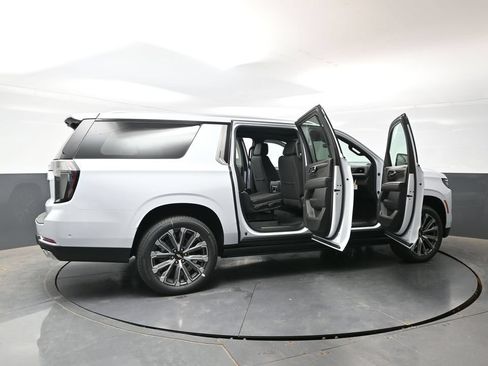 New 2026 Chevrolet Suburban High Country AWD/4WD image 54
