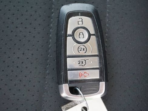 Certified 2022 Ford Escape SEL w/ SEL Stealth AWD Package image 28