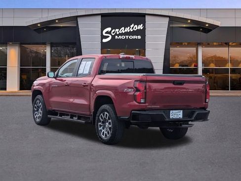 Used 2023 Chevrolet Colorado Z71 w/ Z71 Convenience Package 2 AWD/4WD image 3