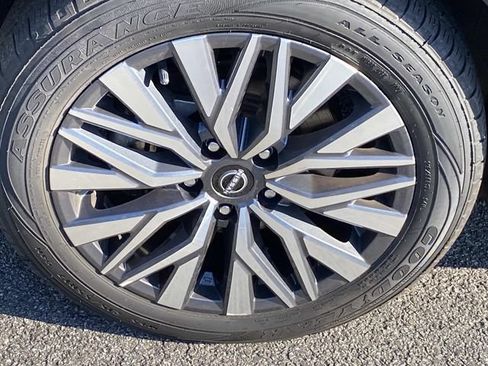 Used 2023 Nissan Altima 2.5 SV w/ SV Premium Package AWD/4WD image 27