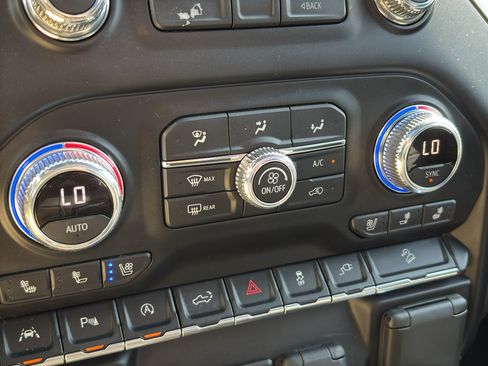 Used 2021 GMC Sierra 1500 Denali w/ Technology Package AWD/4WD image 27