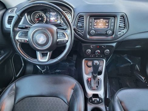 Used 2018 Jeep Compass Latitude w/ Safe & Security Group image 15