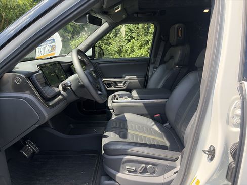 Used 2022 Rivian R1S Launch Edition AWD/4WD image 22