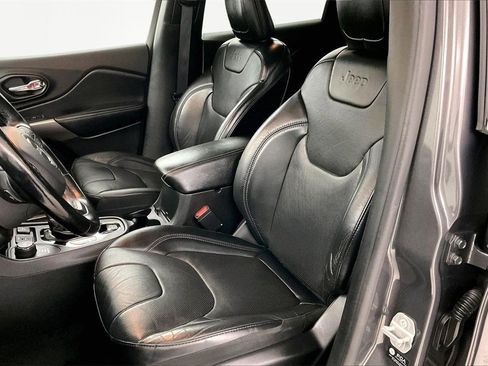 Used 2021 Jeep Cherokee Limited w/ Elite Package image 18