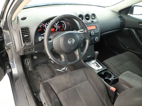 Used 2010 Nissan Altima 2.5 S FWD image 15
