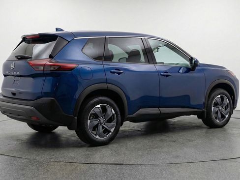 Used 2025 Nissan Rogue SV image 9