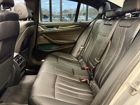 Used 2018 BMW 540i RWD image 17