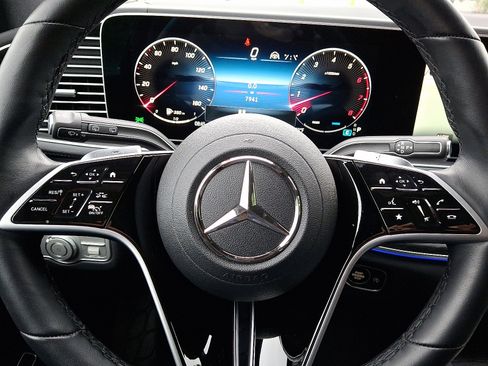 Certified 2025 Mercedes-Benz GLS 450 4MATIC image 19