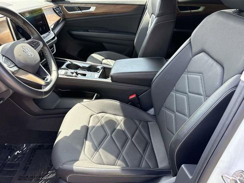 Used 2024 Volkswagen Atlas SE image 15