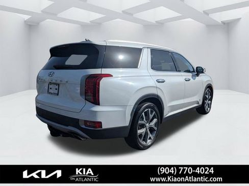 Used 2021 Hyundai Palisade SEL w/ Premium Package FWD image 3