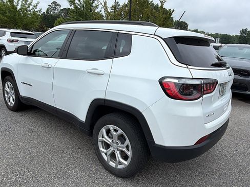 Used 2024 Jeep Compass Latitude AWD/4WD image 10
