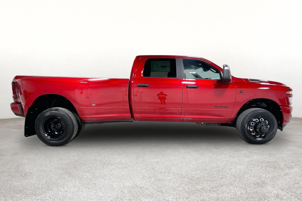 New 2026 RAM 3500 Big Horn AWD/4WD image 8