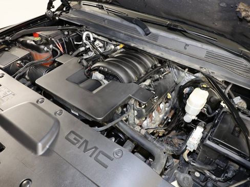 Used 2018 GMC Yukon SLE w/ SLE Value Package image 33