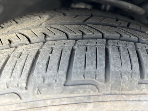 Used 2025 BMW 330i Sedan image 12