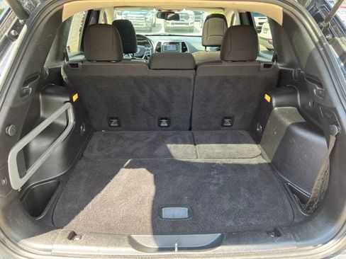 Used 2016 Jeep Cherokee Latitude w/ Comfort/Convenience Group AWD/4WD image 11