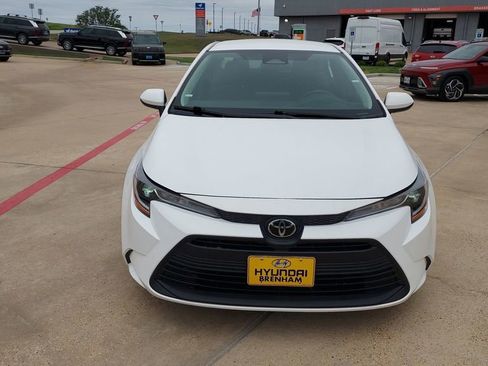 Used 2023 Toyota Corolla LE image 8