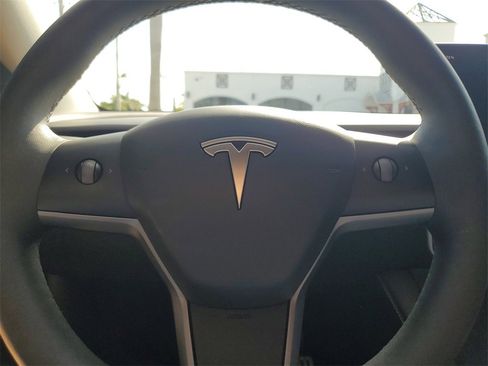 Used 2024 Tesla Model Y Performance image 24