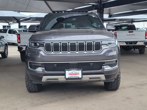 Used 2022 Jeep Wagoneer Series III image 3