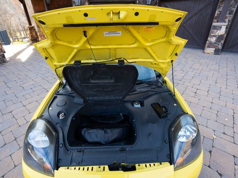 Used 2001 Toyota MR2 RWD image 8