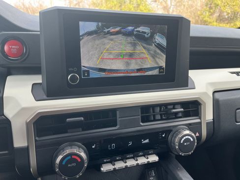 Used 2024 Toyota Tacoma w/ TRD Package image 17