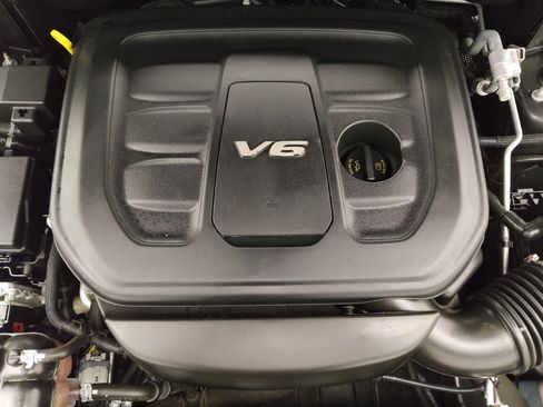 Used 2018 Jeep Grand Cherokee Laredo image 30