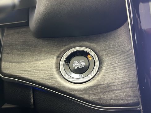 Used 2024 Jeep Grand Cherokee Overland w/ Adv Protech Group III image 16