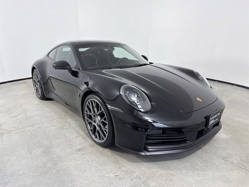 Certified 2025 Porsche 911 Carrera image 9