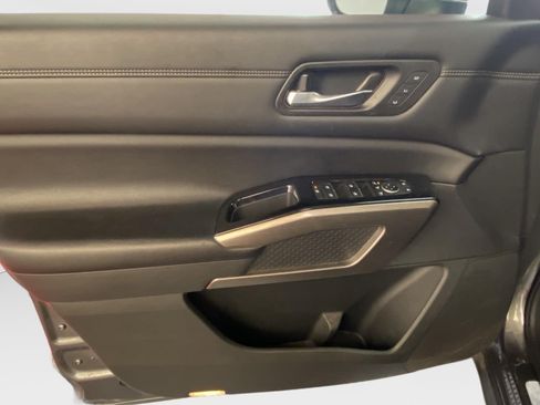 Used 2022 Nissan Pathfinder Platinum w/ Cargo Package AWD/4WD image 20