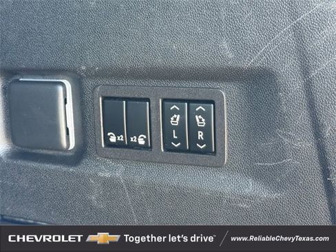 Used 2023 Chevrolet Suburban Premier image 35