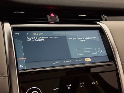 Used 2022 Land Rover Discovery Sport SE image 34