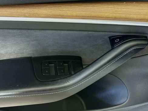 Used 2021 Tesla Model 3 Standard Range Plus image 24