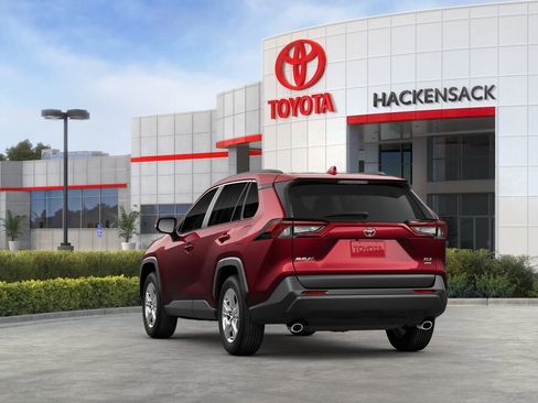 Used 2025 Toyota RAV4 XLE image 7