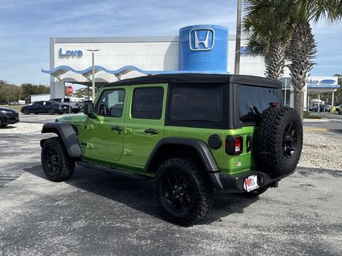 Used 2025 Jeep Wrangler Willys image 9