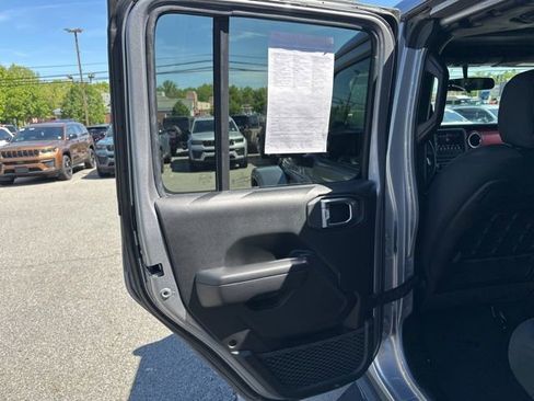 Used 2021 Jeep Wrangler Unlimited Rubicon w/ Safety Group AWD/4WD image 20