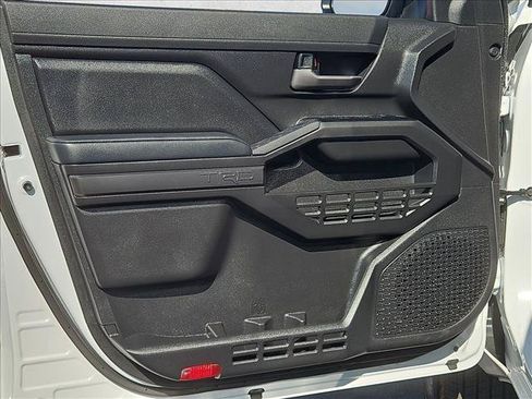 Certified 2025 Toyota Tacoma TRD Sport AWD/4WD image 9