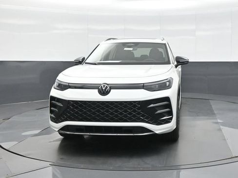 New 2026 Volkswagen Tiguan SE R-Line AWD/4WD image 2