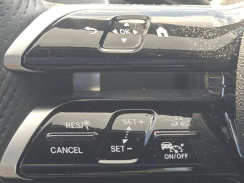 Certified 2023 Mercedes-Benz C 300 4MATIC Sedan image 31
