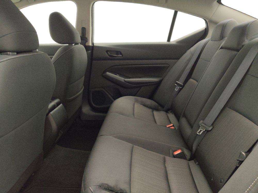 Used 2025 Nissan Altima 2.5 SV FWD image 18