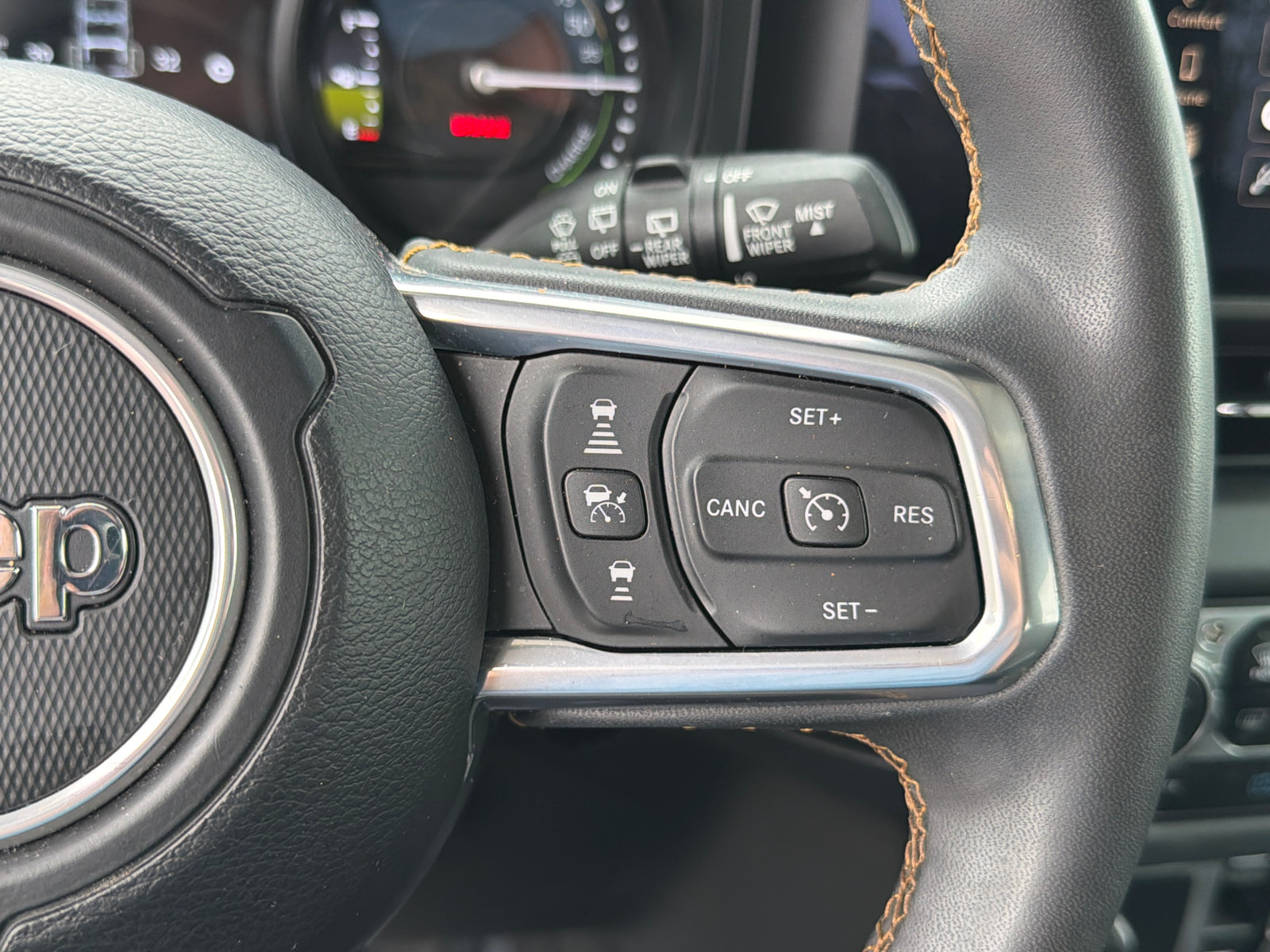 Used 2024 Jeep Wrangler Unlimited Sahara AWD/4WD image 25