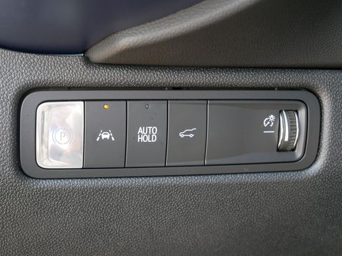 Used 2024 Chevrolet Equinox EV LT FWD image 13