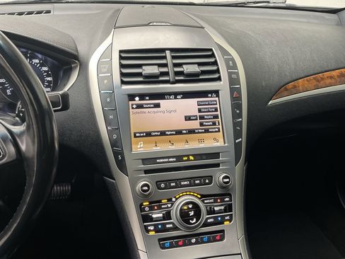 Used 2019 Lincoln MKZ Reserve image 18