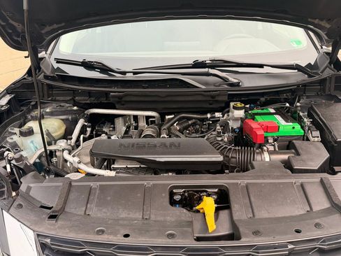 Used 2022 Nissan Rogue SV AWD/4WD image 15