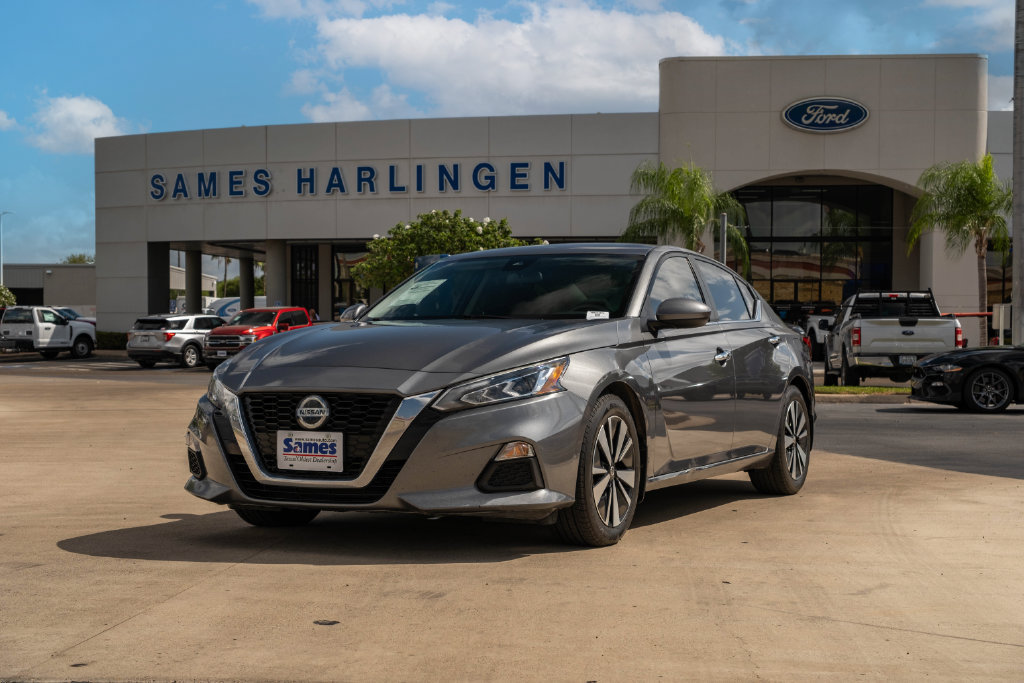 Used 2022 Nissan Altima 2.5 SV FWD image 1