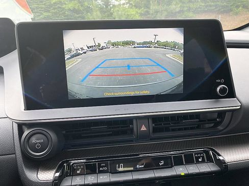 Used 2024 Toyota Prius XLE FWD image 16