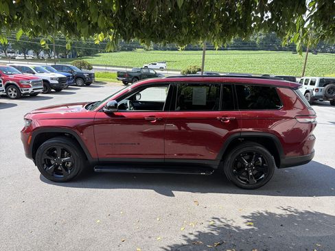 Certified 2023 Jeep Grand Cherokee L Laredo AWD/4WD image 7