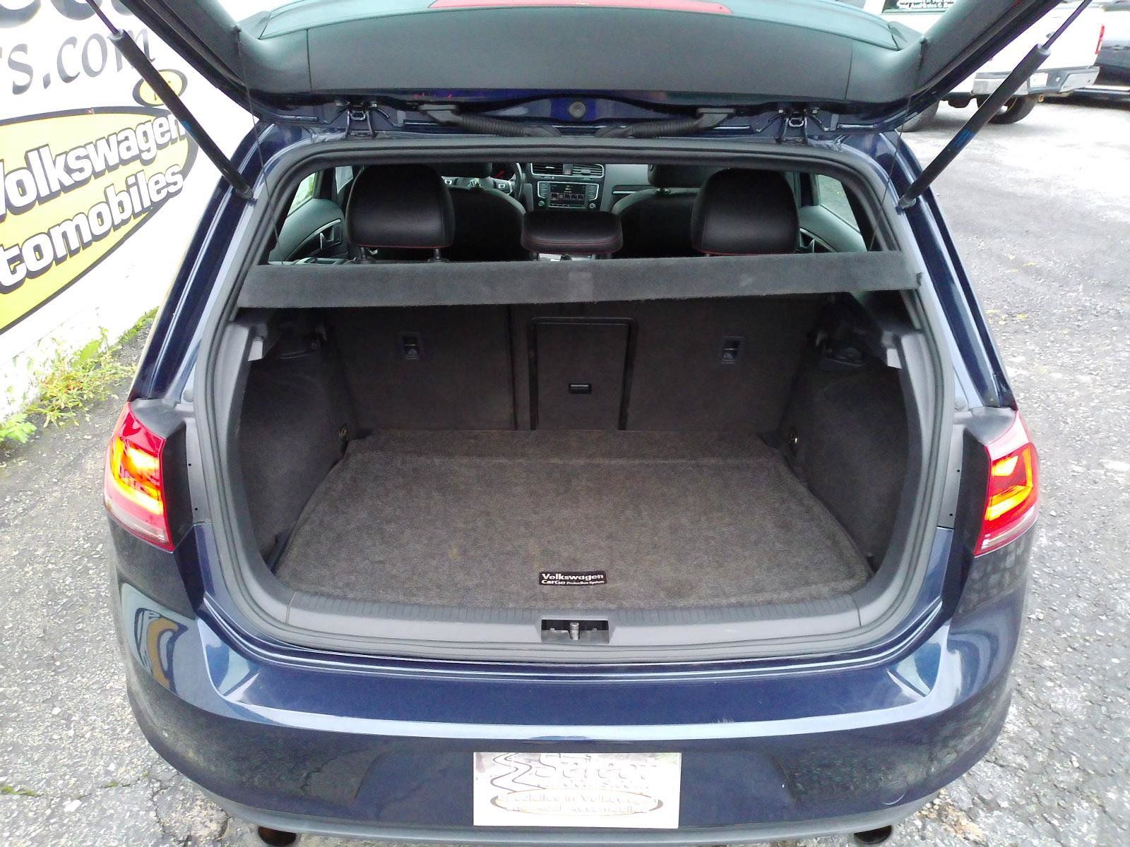 Used 2017 Volkswagen Golf 4-Door FWD image 24