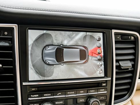 Used 2016 Porsche Panamera image 21