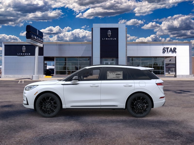 New 2025 Lincoln Corsair AWD w/ Equipment Group 101A image 3