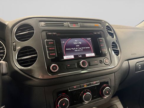 Used 2012 Volkswagen Tiguan S AWD/4WD image 28