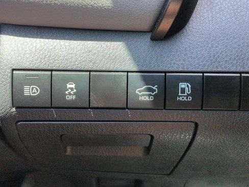 Used 2022 Toyota Camry XSE FWD image 23